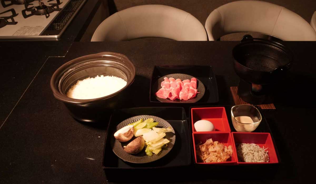 朝食